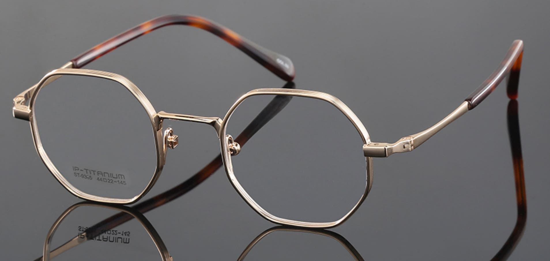 A golden glasses